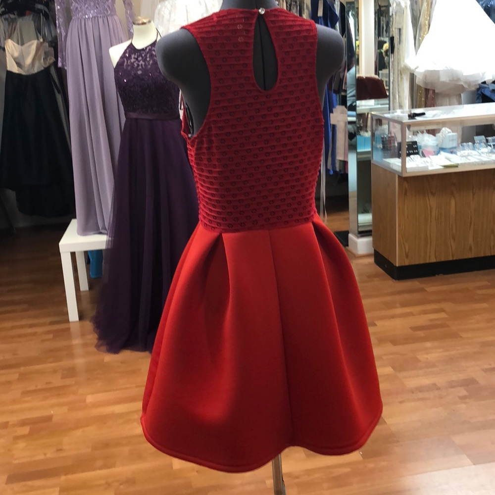 Red mini dress for special occasion - Picture 4 of 8